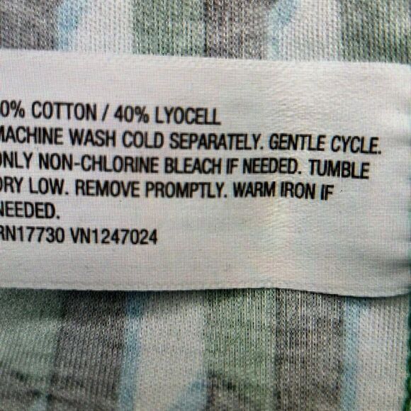 DVF Green Geometric Print Wrap Dress 👗 Chic & Polished! Great for Travel 🧳 ✈️ - Picture 8 of 17